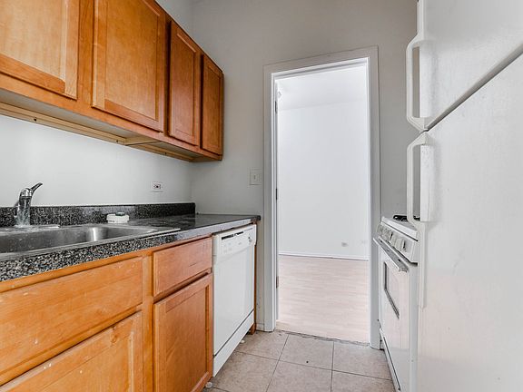 5th image of 4615 N Malden St #4615