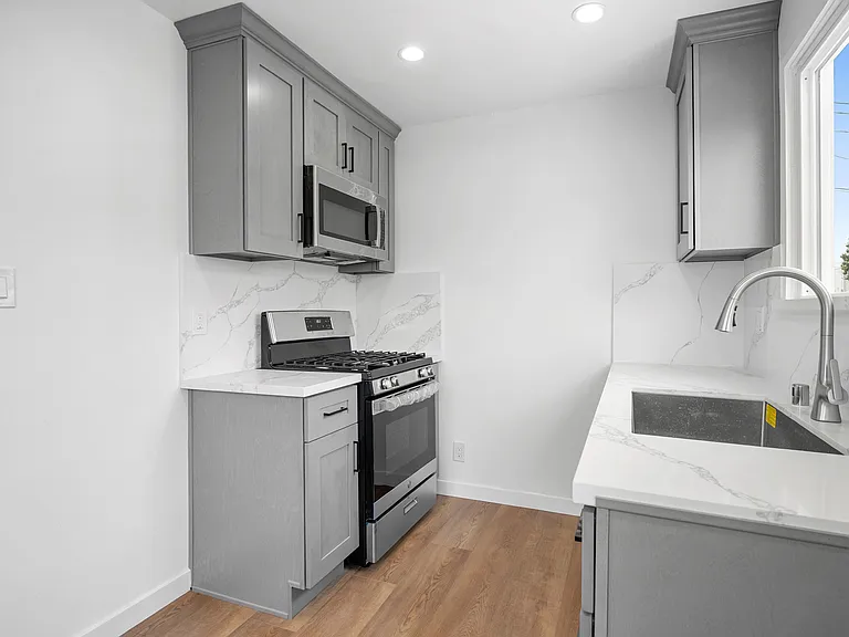312 W Cedar Ave — Photo 17