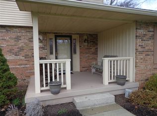 8612 N Whispering Woods Pl, West Terre Haute, IN