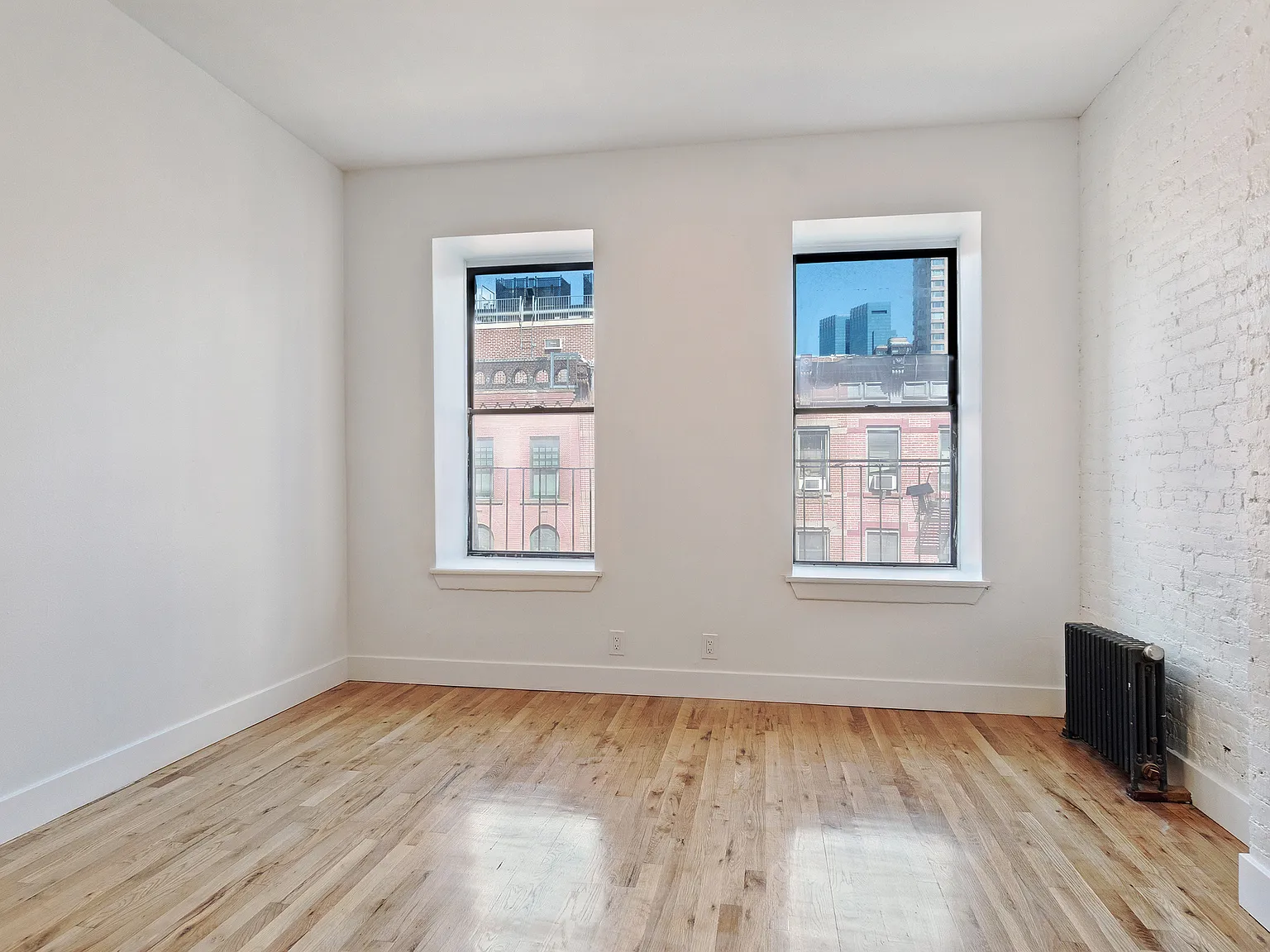 350 West 47th Street — Photo 1