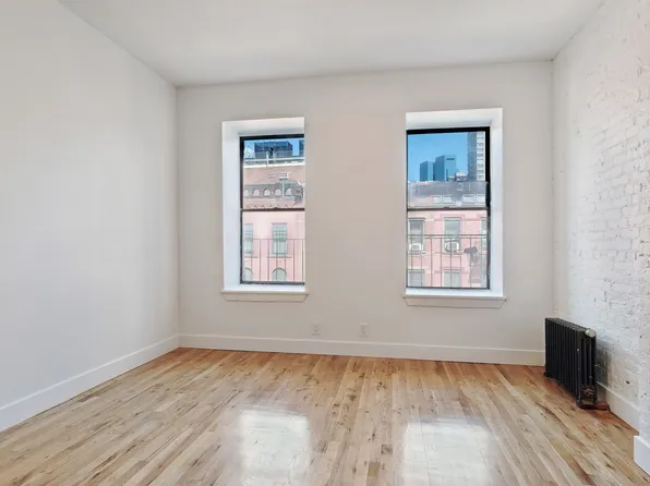 350 West 47th Street image 1 of 6