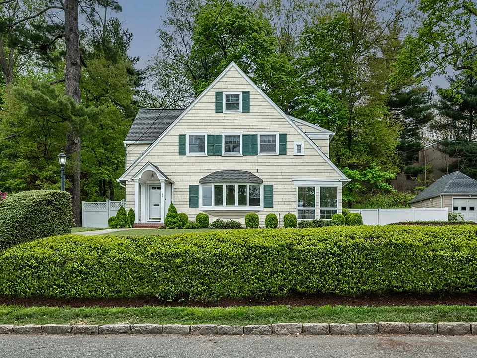 62 Summit Ave