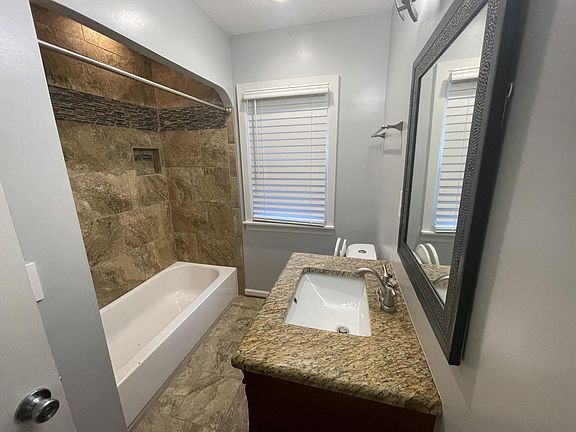 5th image of 5528 Chicago Ave #1