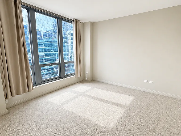 565 W Quincy St #1608 — Photo 11