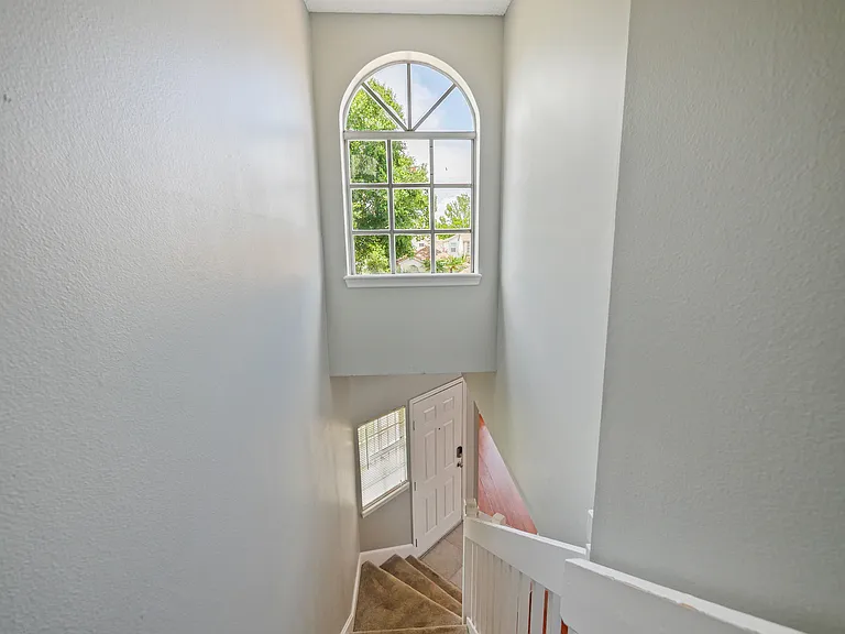 750 Olympic Cir — Photo 8