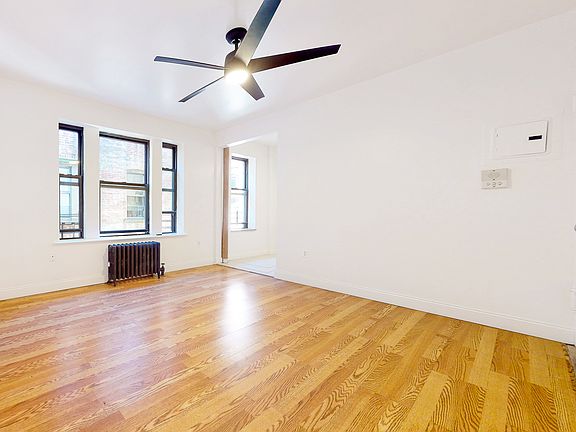3rd image of 3115 32nd St APT 18