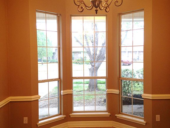 3rd image of 6020 Summerville Ln