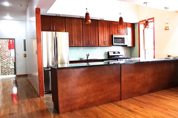 Rented by Rapid Realty Upper West Side LLC | media 13