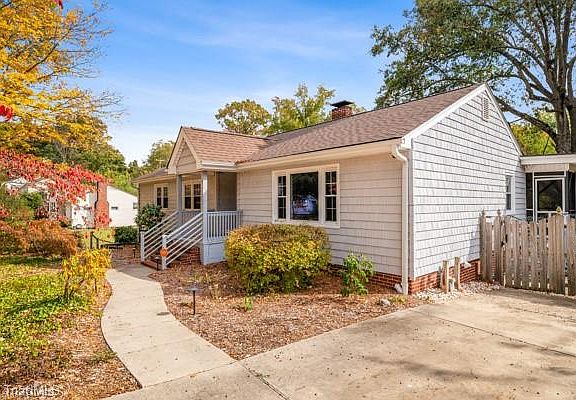 4th image of 2311 Fernwood Dr