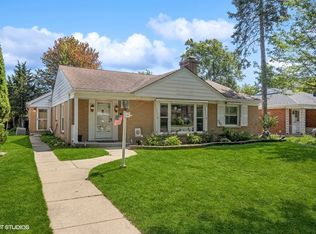 5621 N Kilbourn Ave, Chicago, IL 60646