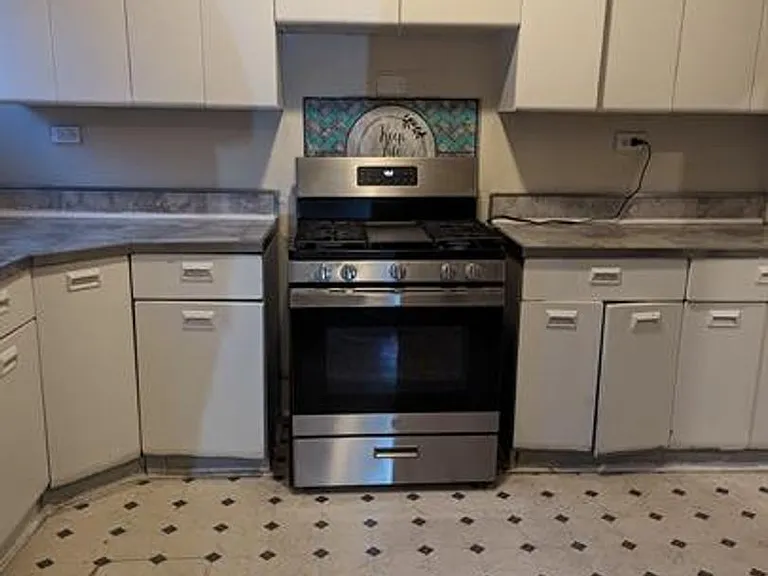 3907 Northwestern Pkwy. — Photo 7