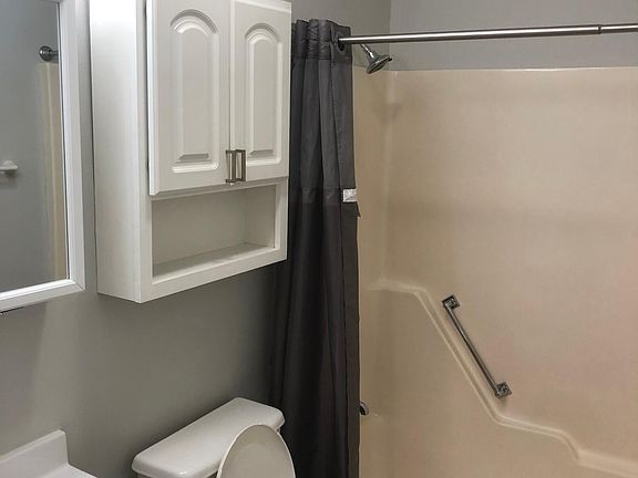 5th image of 147 N Van Buren Ave APT 2