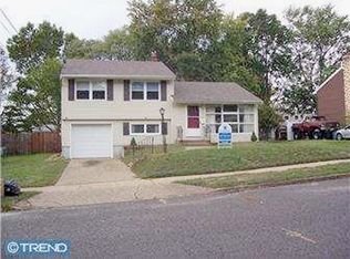 12 E Woodcrest Ave, Maple Shade, NJ 08052