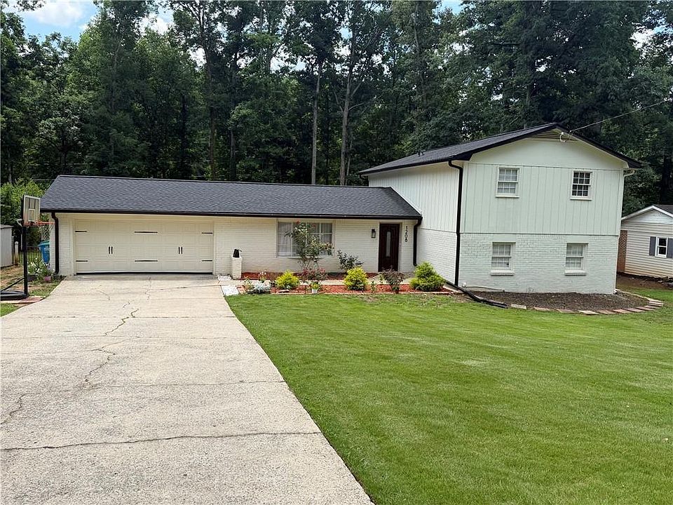 1st image of 1208 Golden Cir SW