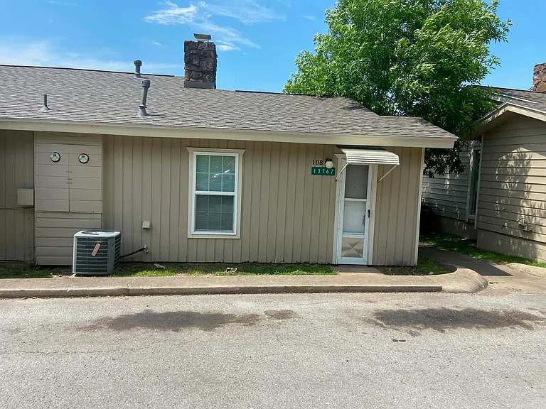 13767 Turnberry Ln #108-1 — Photo 2