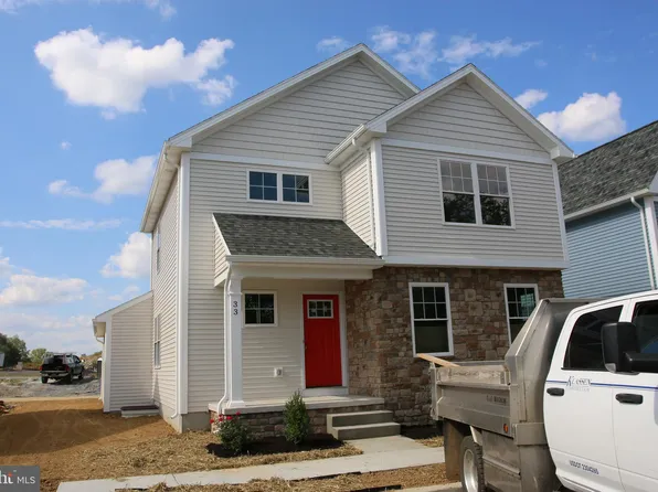33 Coastal Ave #17, Ephrata, PA 17522