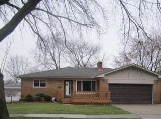 24130 Harvard Shore Dr, Saint Clair Shores, MI
