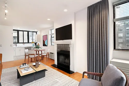 150 W 58th St #13B Photo 1