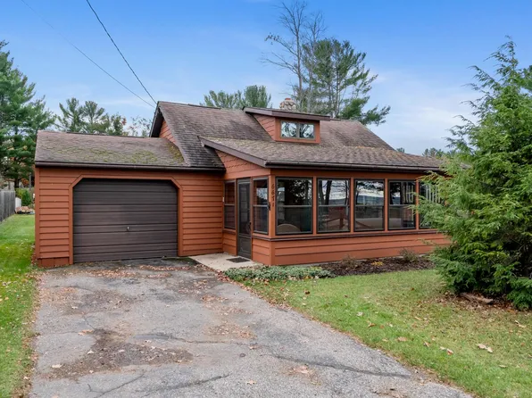 6671 Burchfield Rd, Indian River, MI 49749