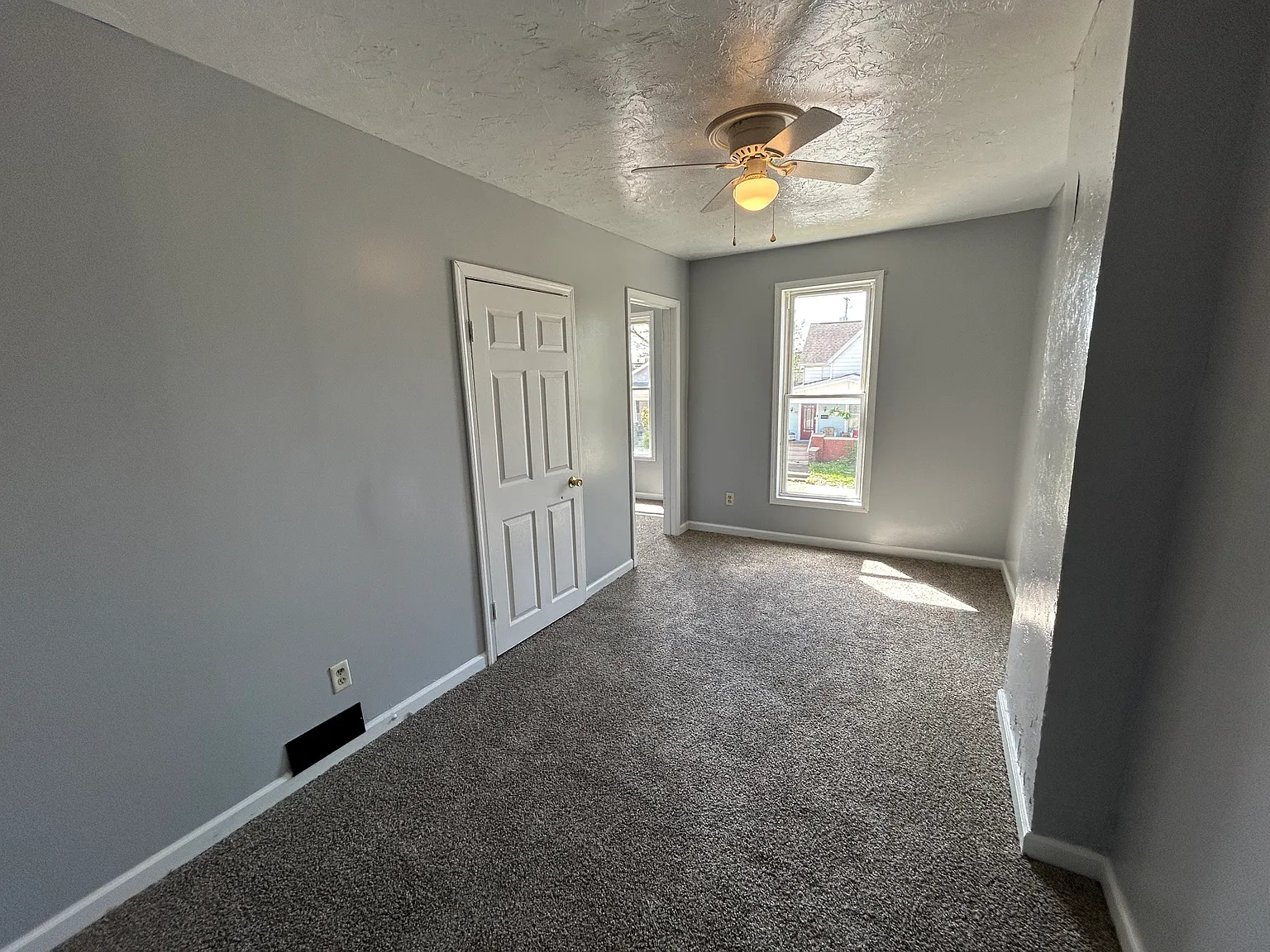 3 bed, $995 — Photo 4