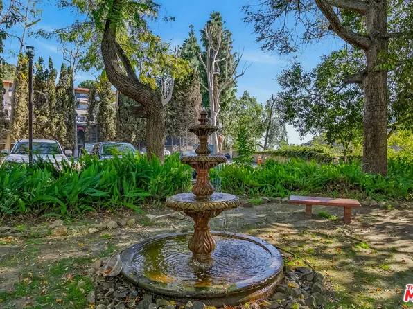 2700 Cahuenga Blvd E #E-4220, Los Angeles, CA 90068