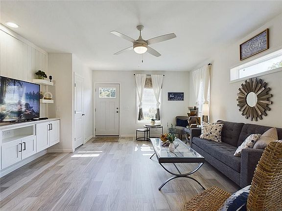 3rd image of 100 Mayerling Dr