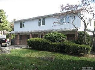 44 Longstreet Dr, Lake Grove, NY 11755