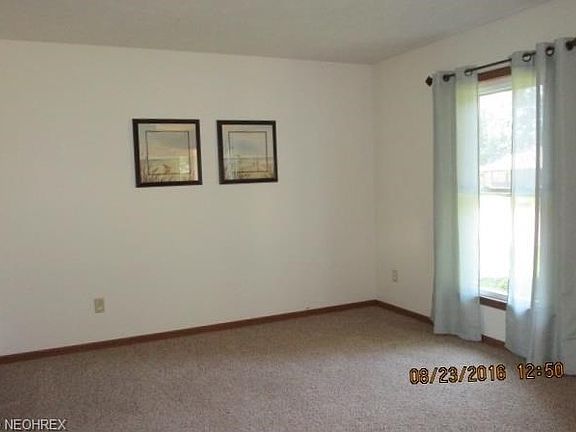 4th image of 921 Nob Hill Dr