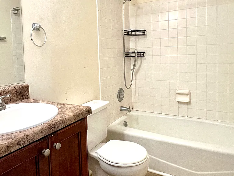 Full bath 1