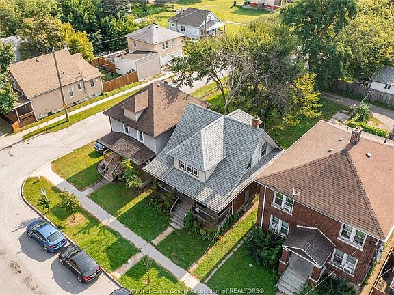 3rd image of 3245 Baby St
