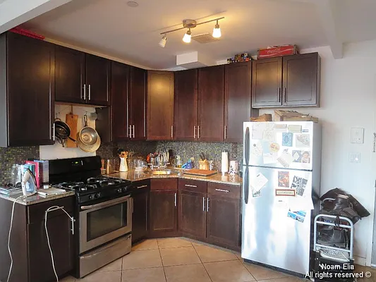 Rented by Noam T Elia, LREB | media 5