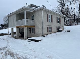 130 Barnickle St, Meadow Lands, PA 15347