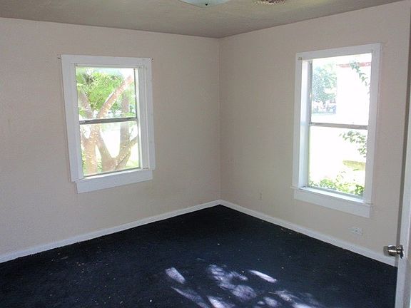 4th image of 1311 Wayne St