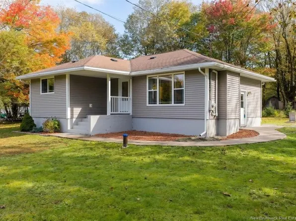 222 Gondola Point Rd, Rothesay, NB E2E 2A3