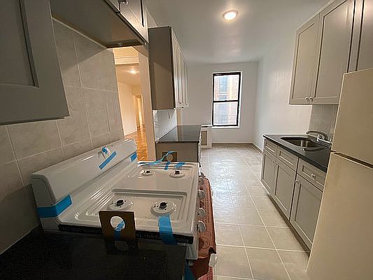 5th image of 36-20 168th St #6V