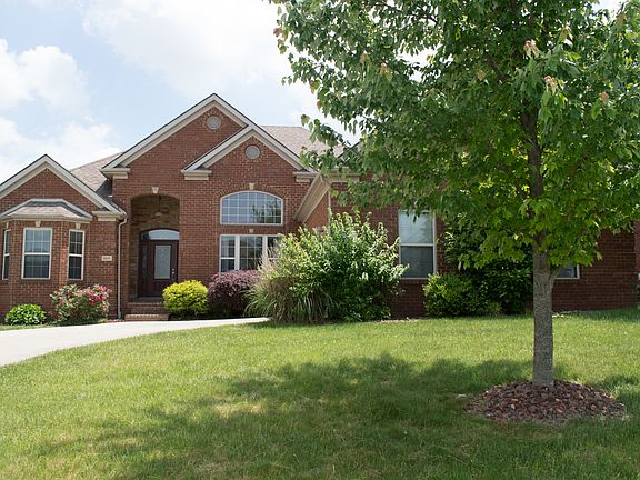 2nd image of 605 Four Winds Dr