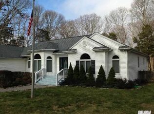 45 White Oak Ln, Southampton, NY 11968
