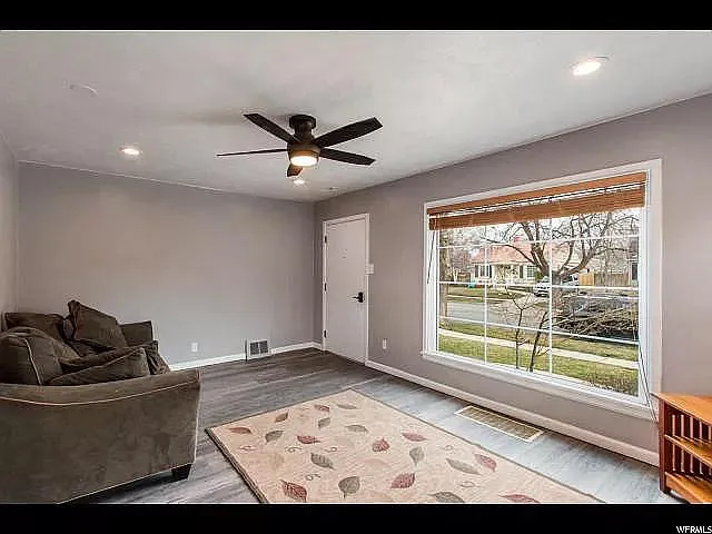 1550 E Westminster Ave — Photo 3
