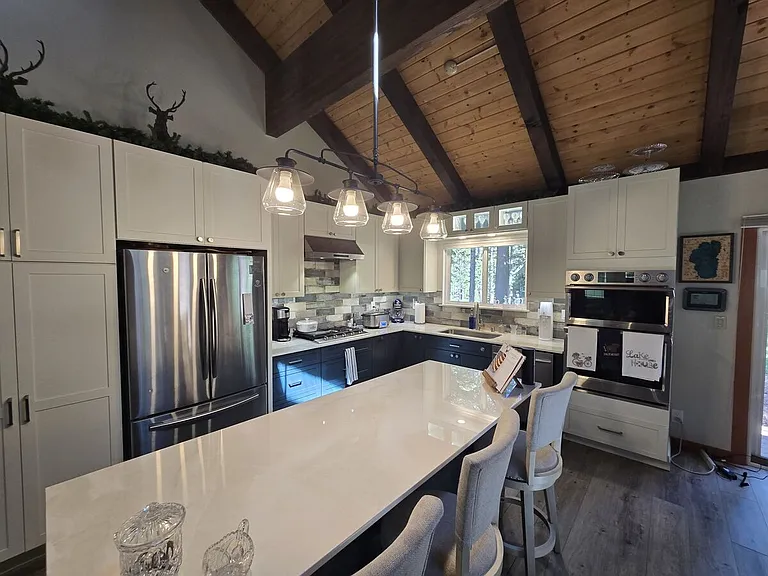 6453 McKinney Creek Rd — Photo 2
