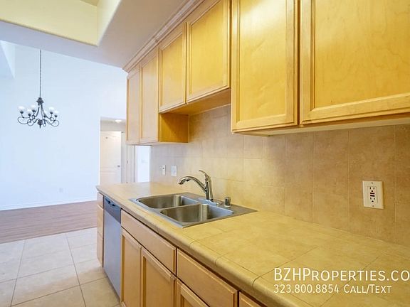 5th image of 3328 S Oakhurst Ave #307
