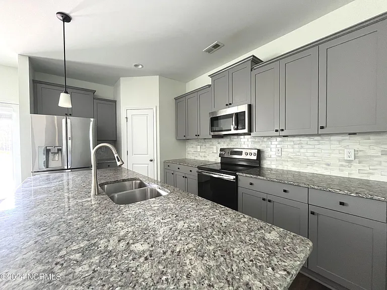 885 Carolina Rd — Photo 12