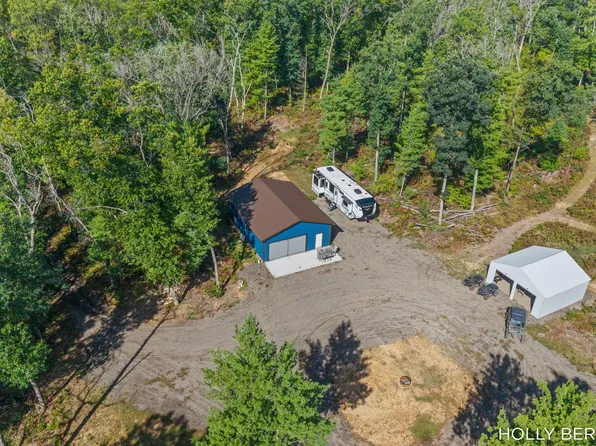 4152 E Creek Wood Dr, Chase, MI 49623