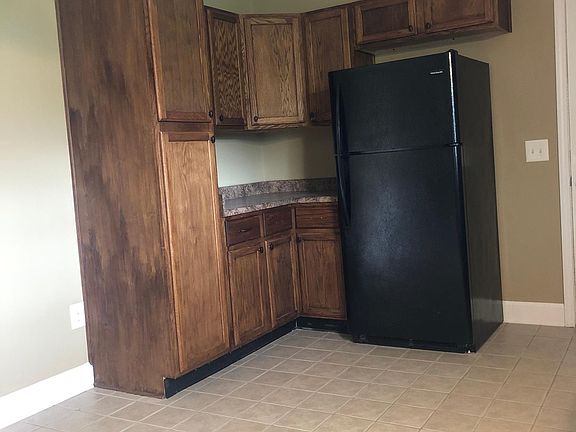 3rd image of 104 Jonathan Dr