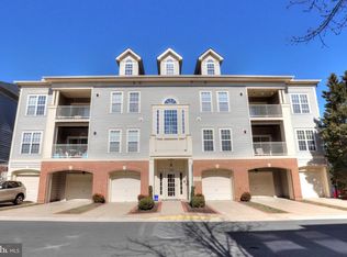 11337 Westbrook Mill Ln UNIT 204, Fairfax, VA 22030