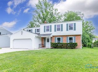 620 McIntyre Ln, Maumee, OH 43537