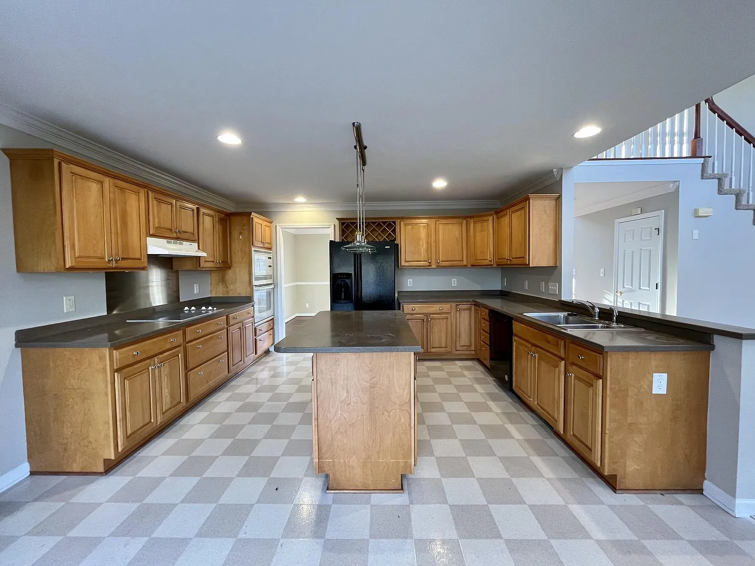 4 bed, 2.5 bath, 2662 sqft, $2,250 — Photo 4