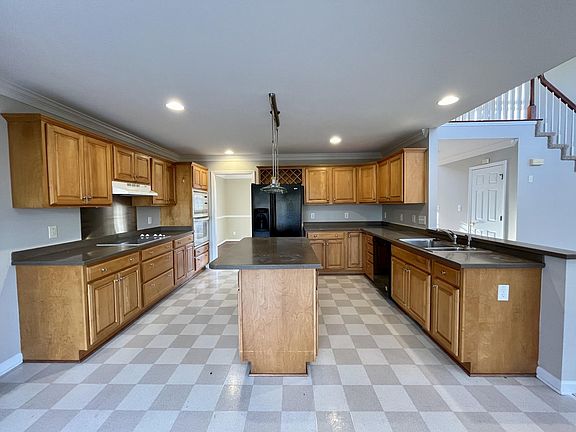 4th image of 2605 Steeplechase Ct