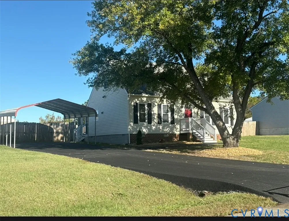4 bed, 2.0 bath, 1350 sqft, $2,350 — Photo 2