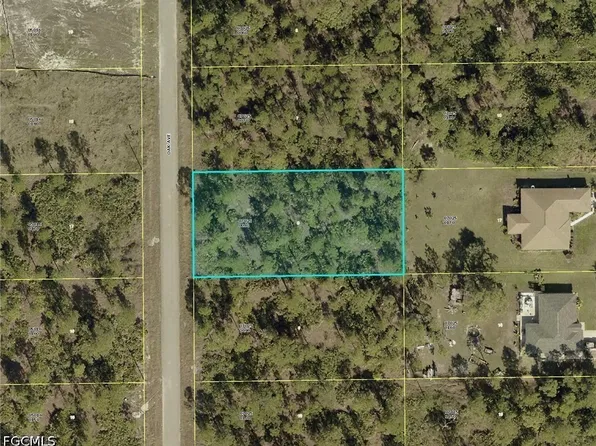 908 Oak Ave, Lehigh Acres, FL 33972