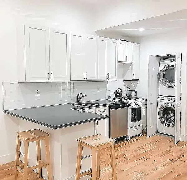 494 Hart St #1 — Photo 4